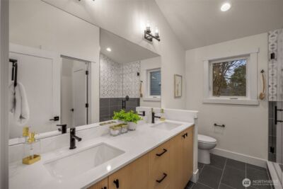 809 W Armour Street , Seattle, WA 98119 - Photo 22