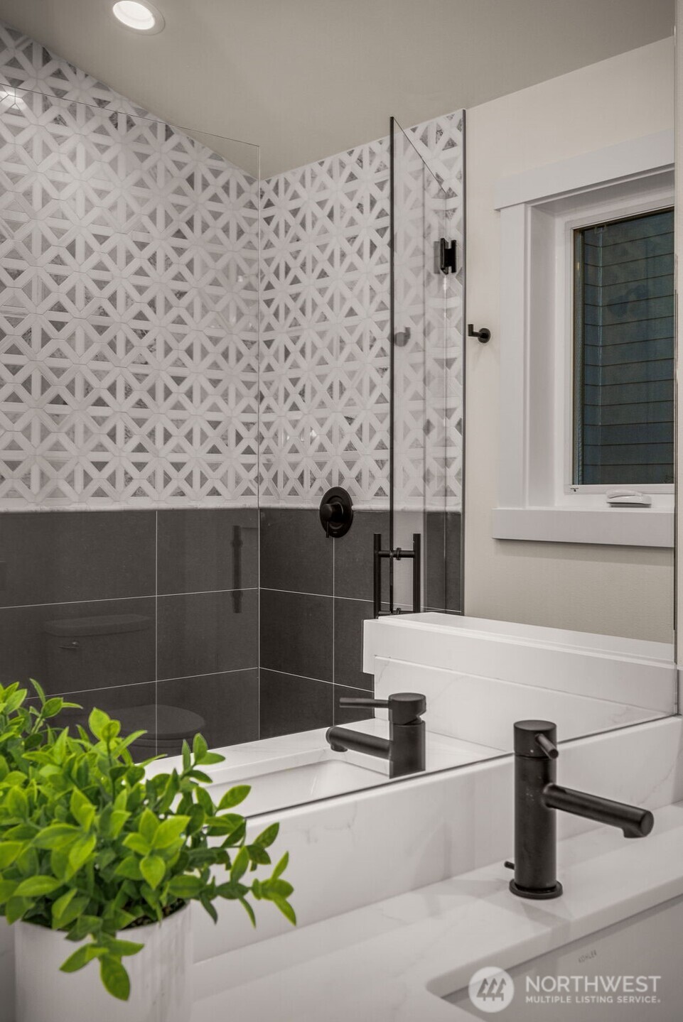 809 W Armour Street , Seattle, WA 98119