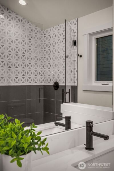 809 W Armour Street , Seattle, WA 98119 - Photo 23