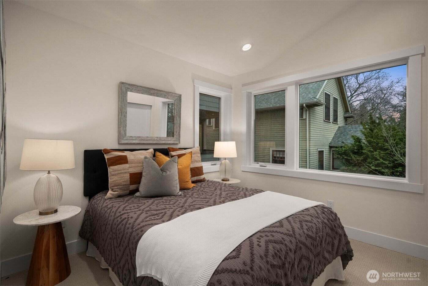 809 W Armour Street , Seattle, WA 98119