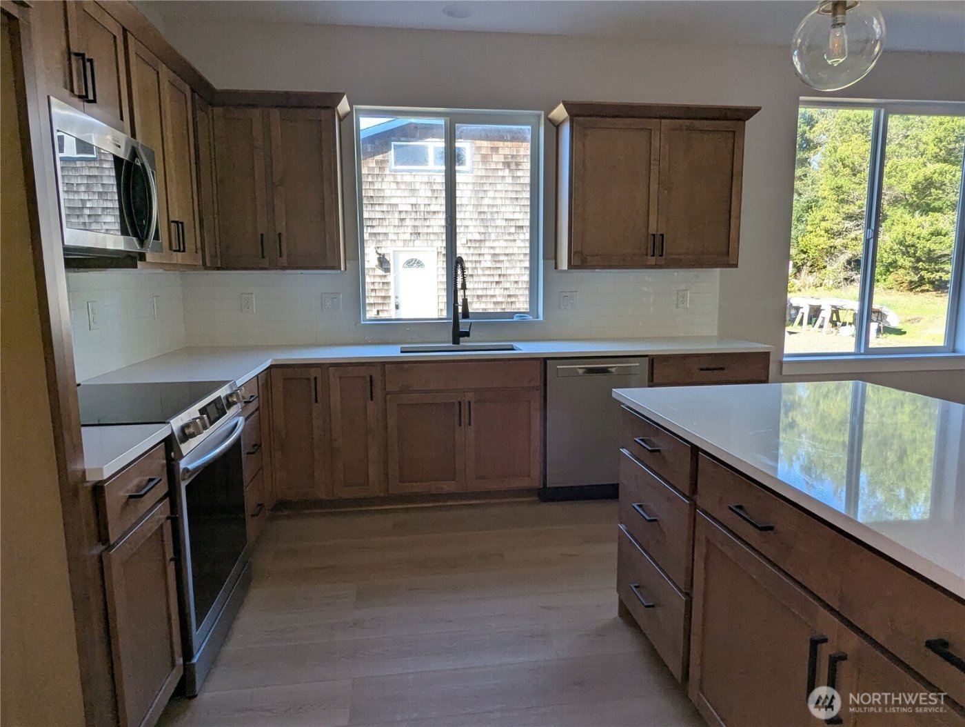 807 NE 357th Street , Ocean Park, WA 98640