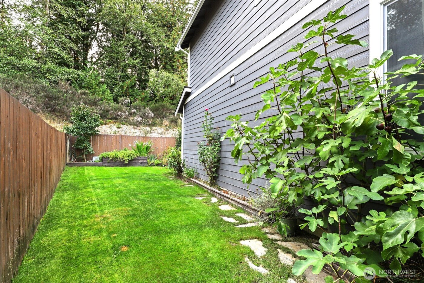 2430 Puget Sound Boulevard , Bremerton, WA 98312-7002