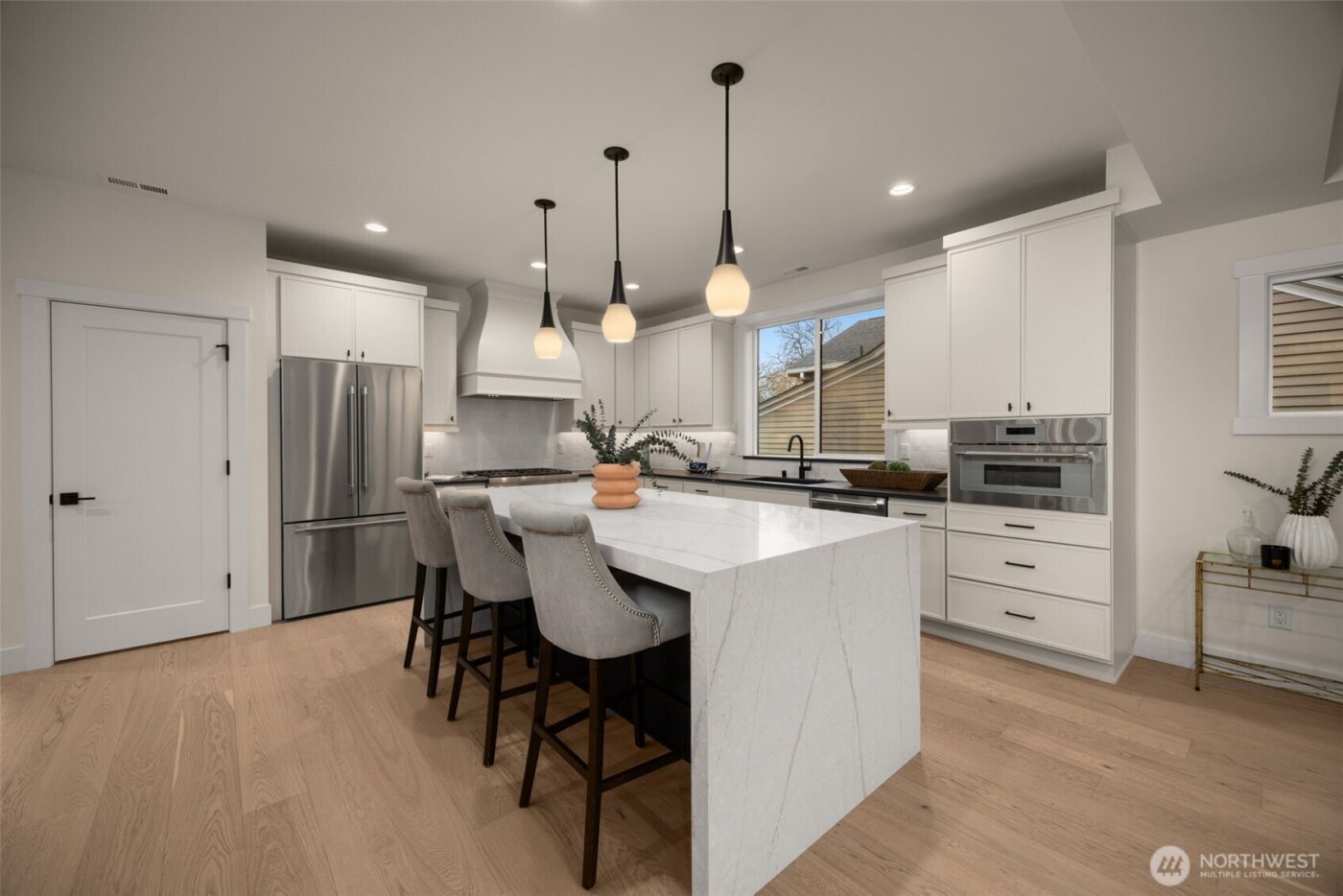 807 W Armour Street , Seattle, WA 98119