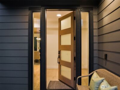 807 W Armour Street , Seattle, WA 98119 - Photo 2