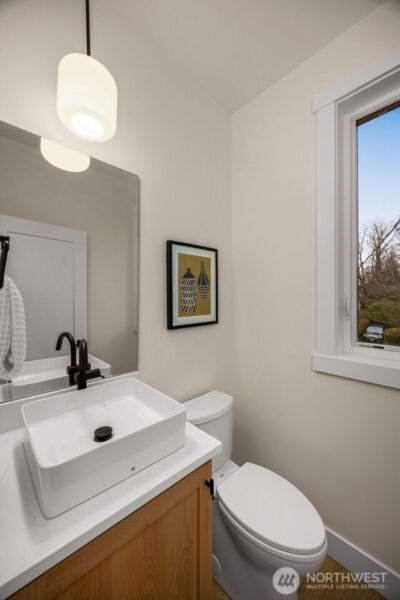 807 W Armour Street , Seattle, WA 98119 - Photo 21