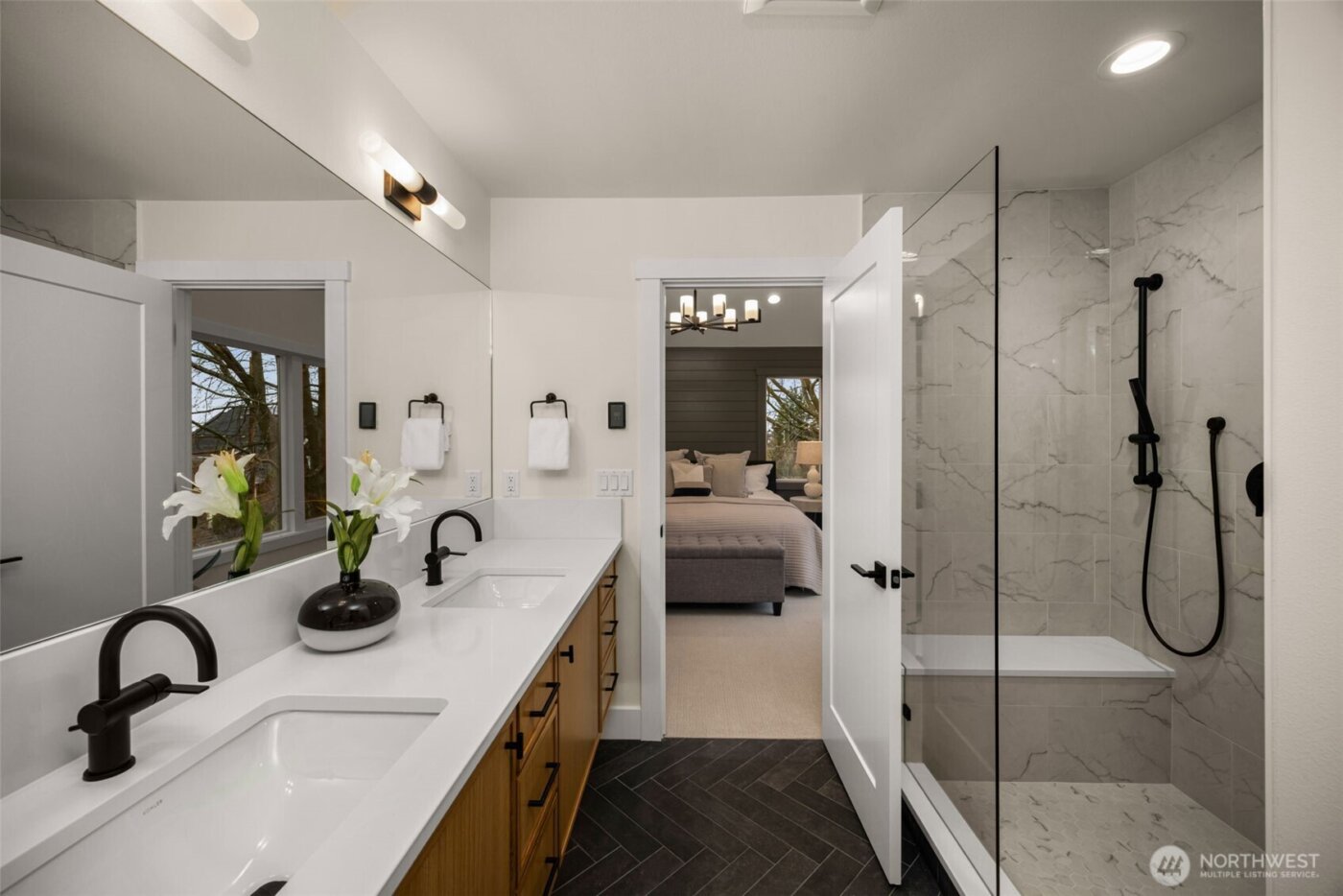 807 W Armour Street , Seattle, WA 98119