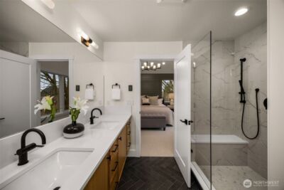 807 W Armour Street , Seattle, WA 98119 - Photo 25