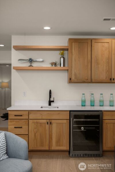 807 W Armour Street , Seattle, WA 98119 - Photo 5