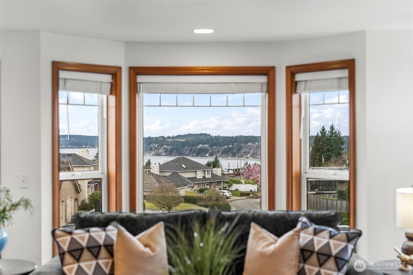 928 N Heatherwood W, Tacoma, WA 98406