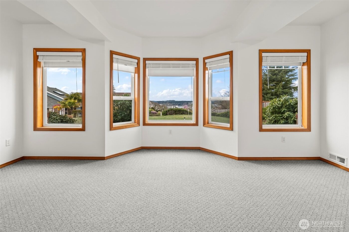 928 N Heatherwood W, Tacoma, WA 98406