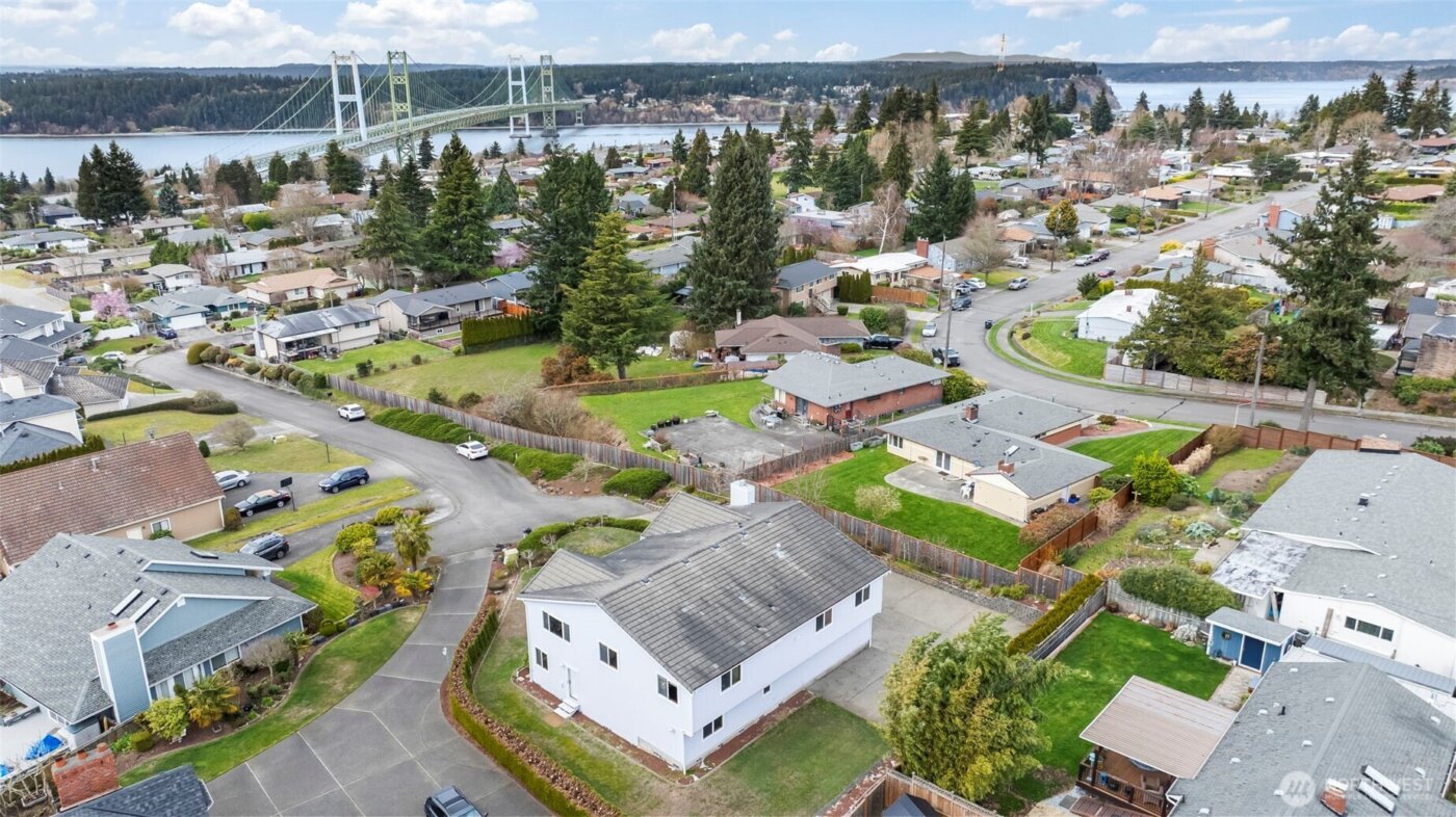 928 N Heatherwood W, Tacoma, WA 98406