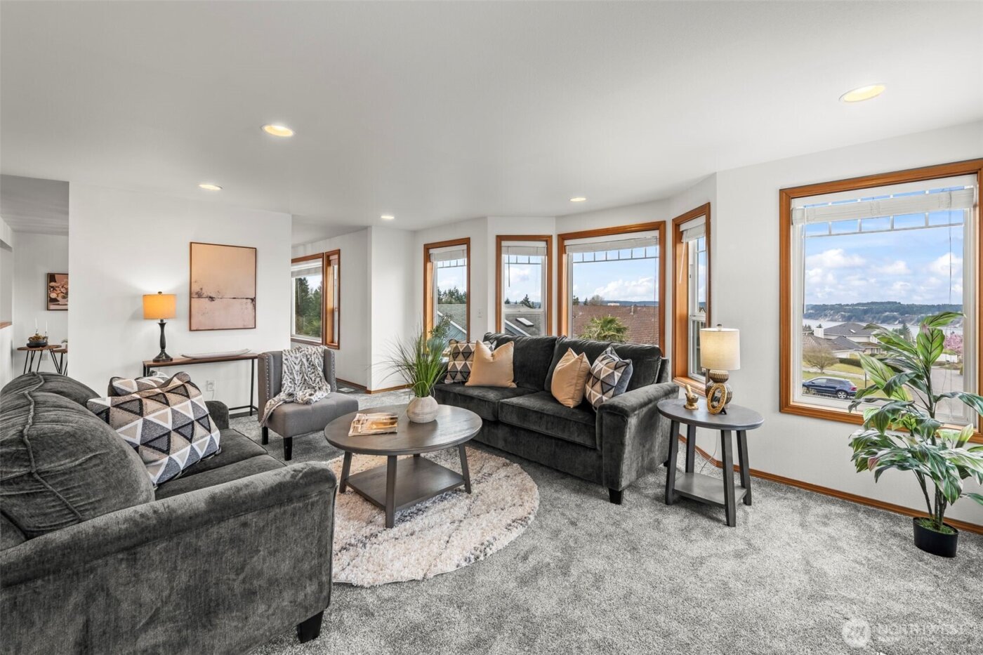 928 N Heatherwood W, Tacoma, WA 98406