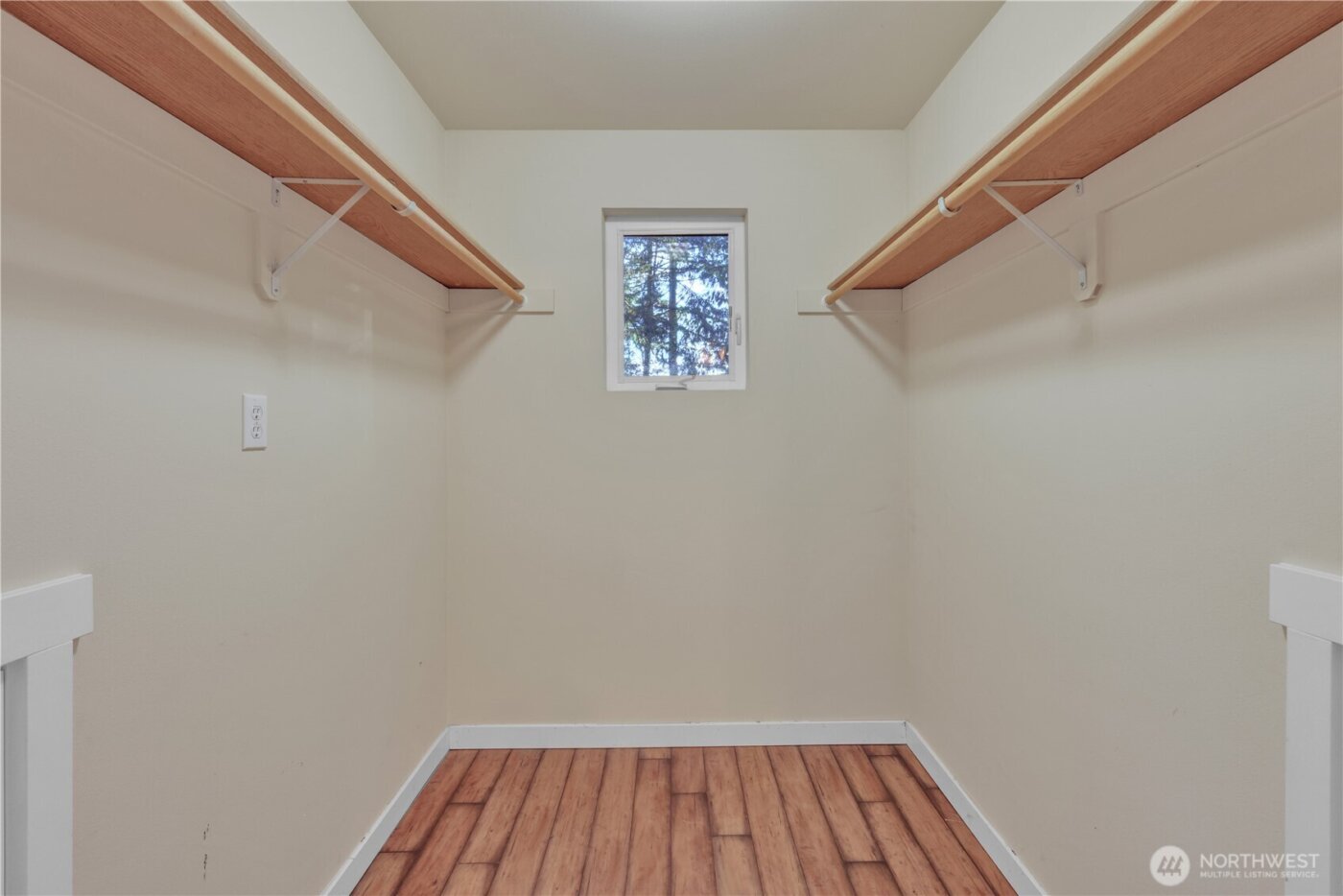 2507 Creviston Road SW, Lakebay, WA 98349