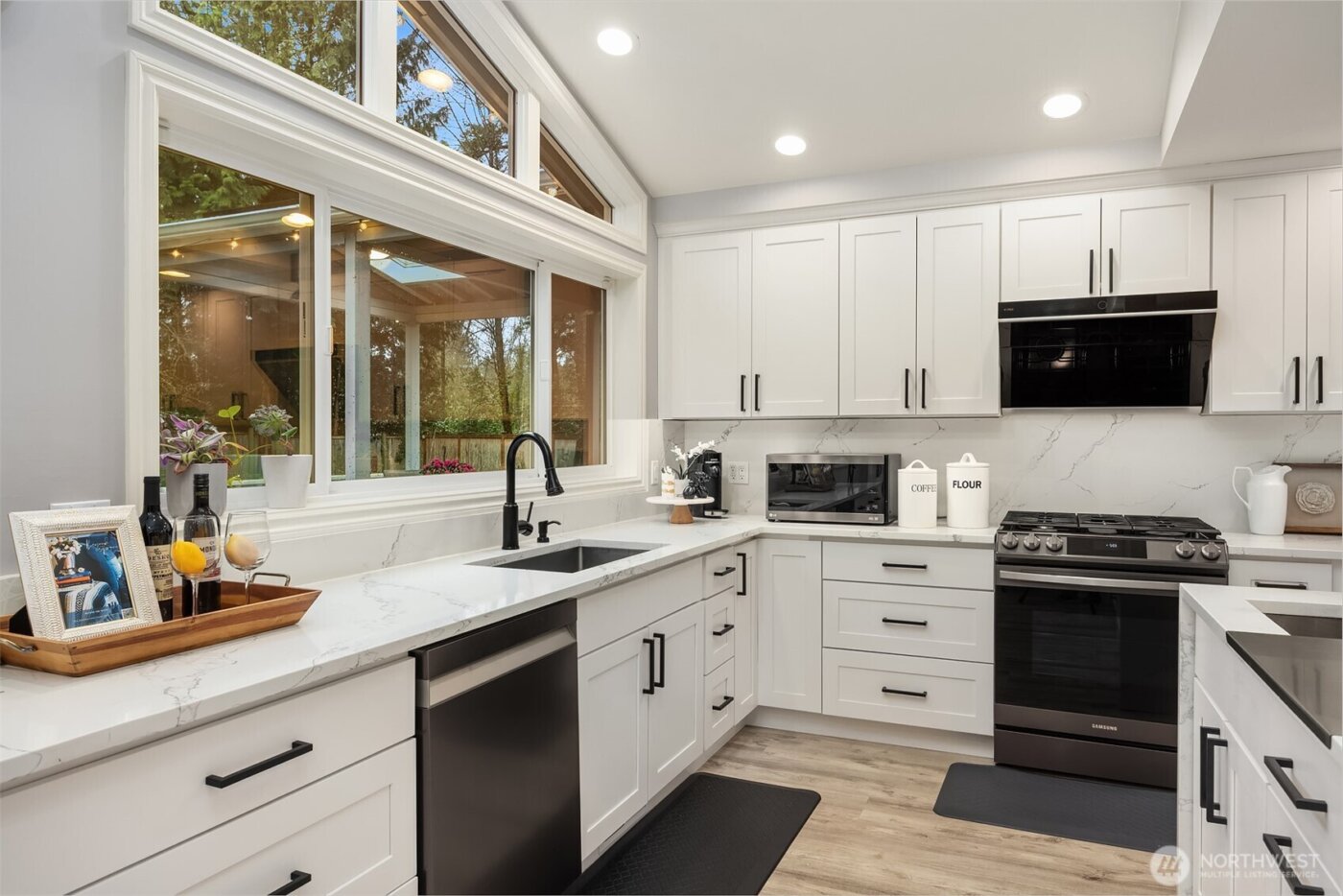 2516 Medina Circle , Medina, WA 98039