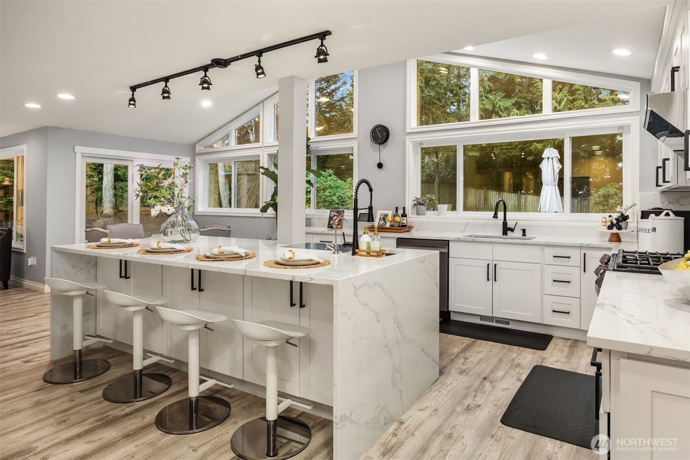 2516 Medina Circle , Medina, WA 98039