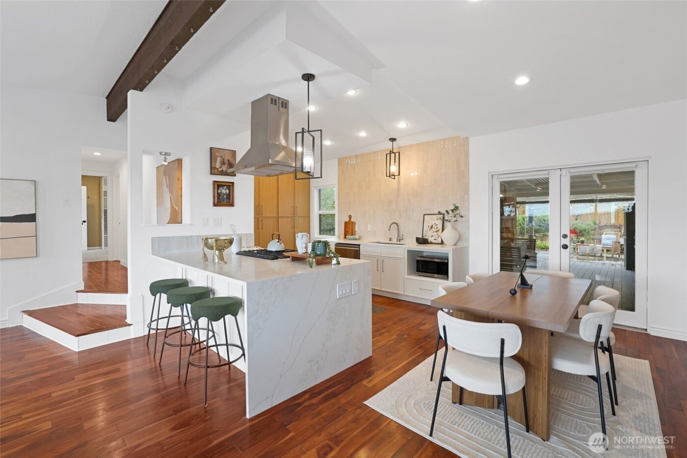 1307 N Cascade Avenue , Tacoma, WA 98406