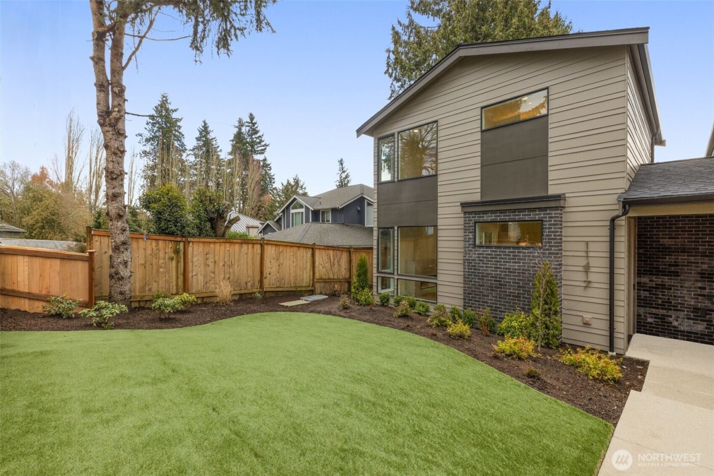 11417 NE 91st Street , Kirkland, WA 98033