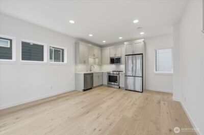 7320 11th Avenue NE, Seattle, WA 98115 - Photo 11