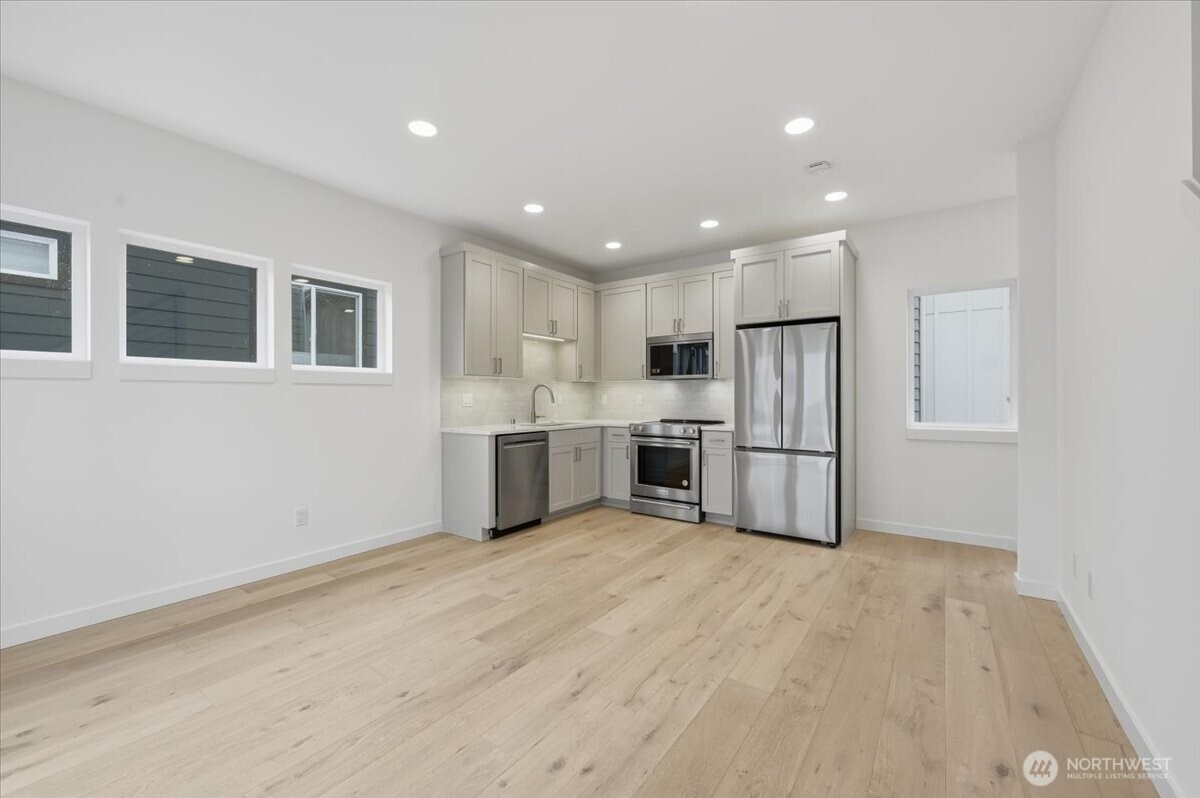 7320 11th Avenue NE, Seattle, WA 98115