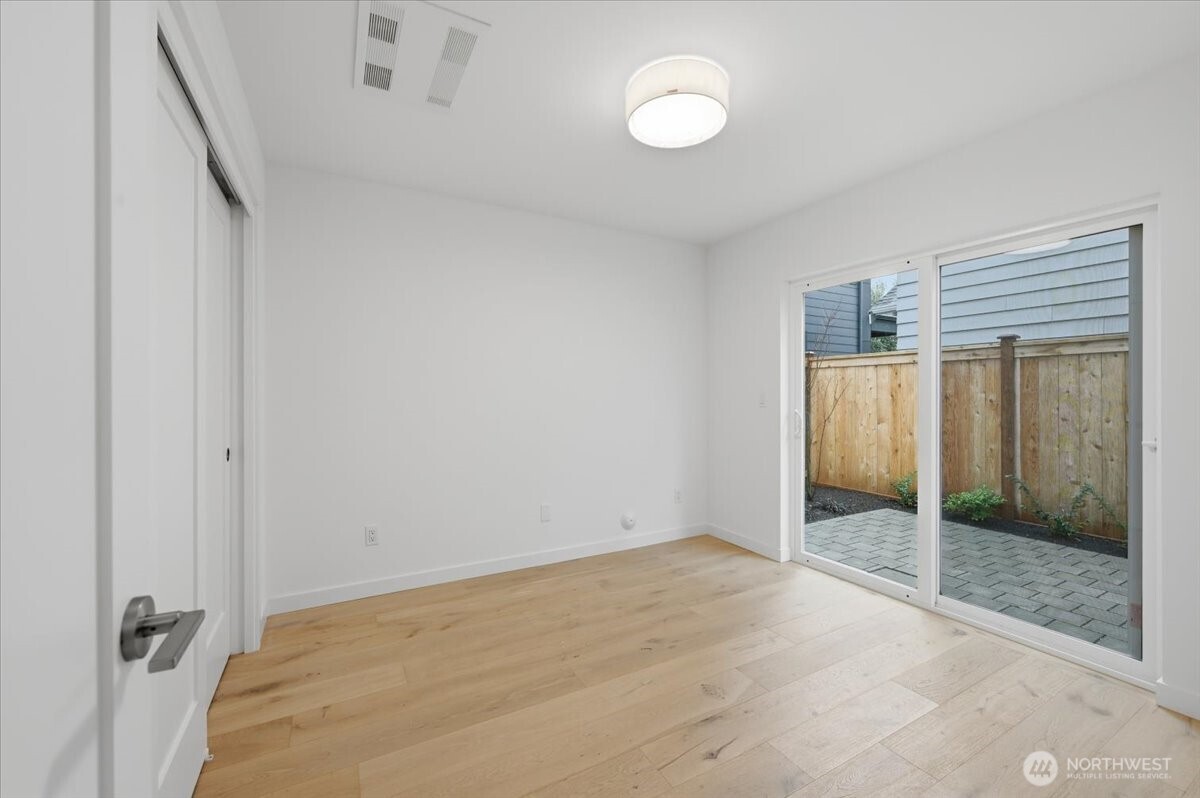 7320 11th Avenue NE, Seattle, WA 98115