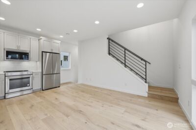 7320 11th Avenue NE, Seattle, WA 98115 - Photo 10