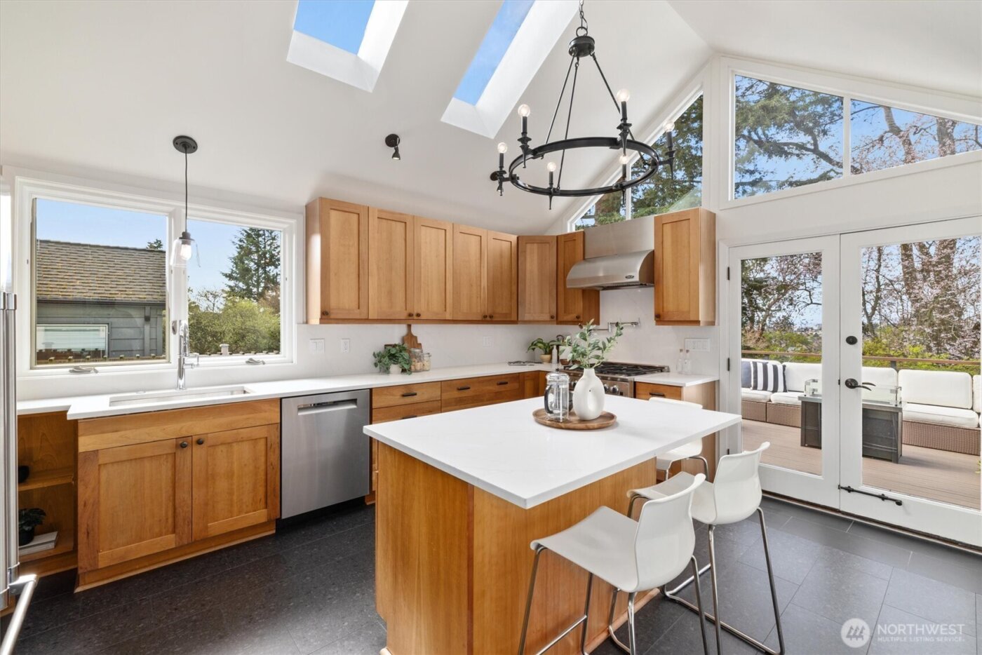 2419 28th Avenue W, Seattle, WA 98199