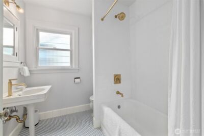 2419 28th Avenue W, Seattle, WA 98199 - Photo 18