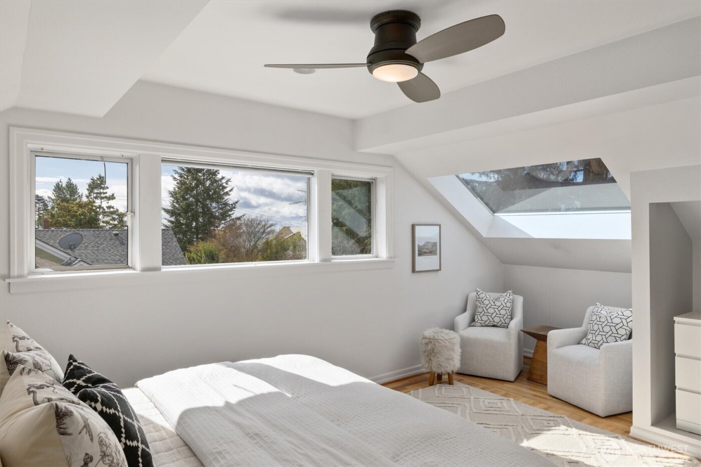 2419 28th Avenue W, Seattle, WA 98199