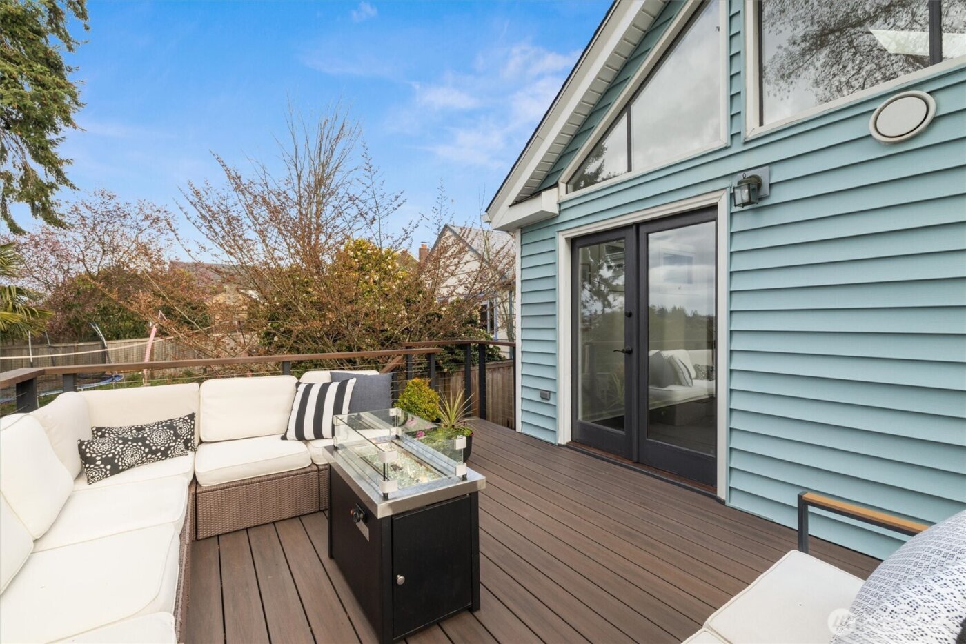 2419 28th Avenue W, Seattle, WA 98199