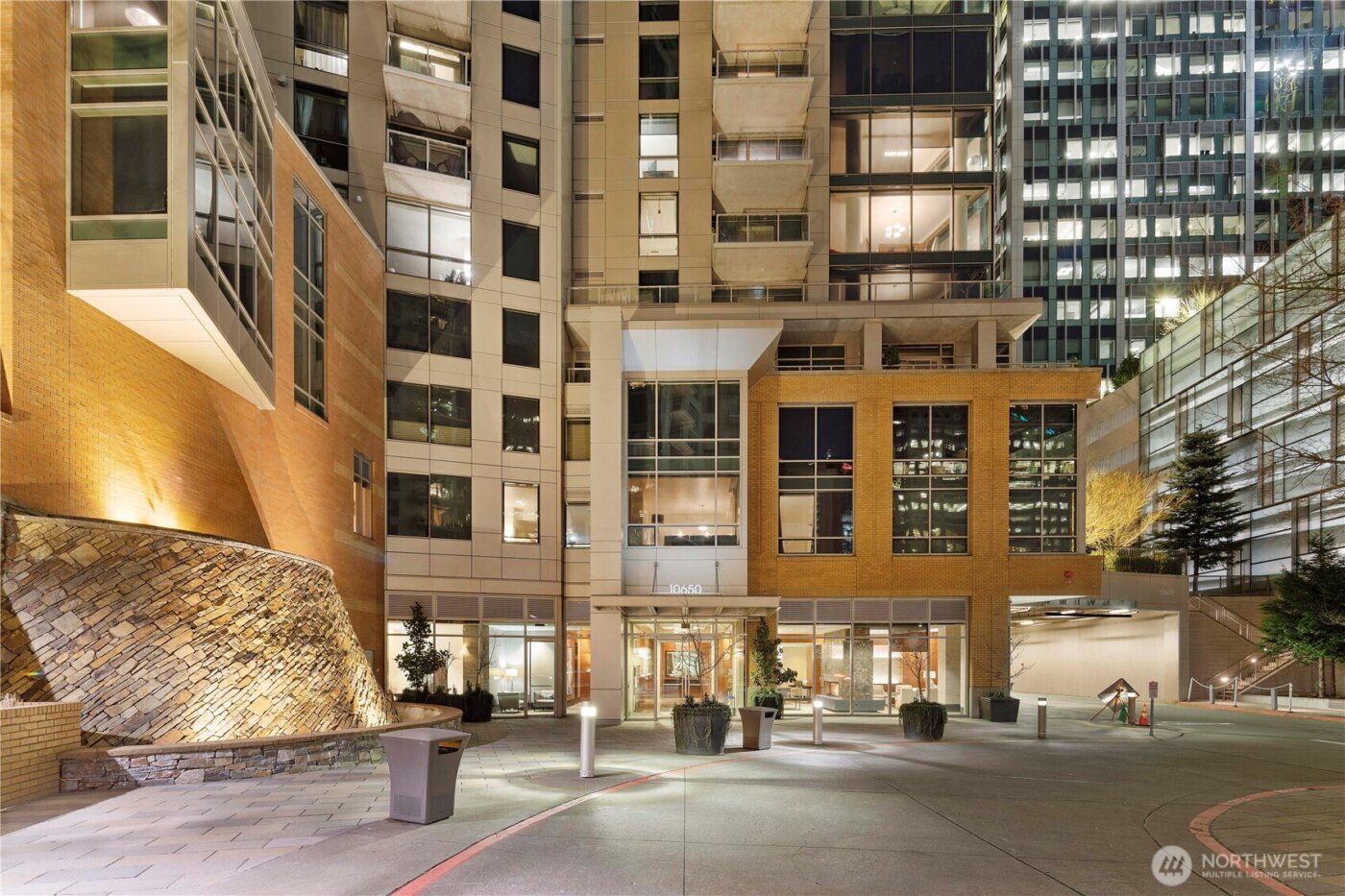 10650 NE 9th Place #2427, Bellevue, WA 98004