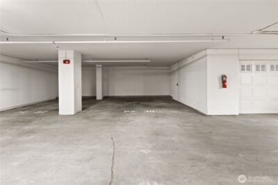10650 NE 9th Place #2427, Bellevue, WA 98004 - Photo 39