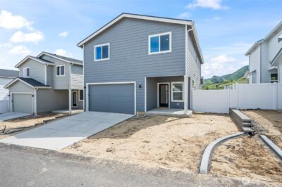 2124 Plumridge Court , Wenatchee, WA 98801 - Photo 2