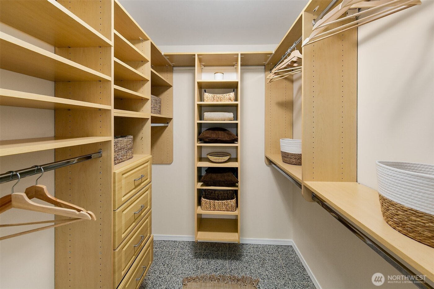 2414 1st Avenue #707, Seattle, WA 98121