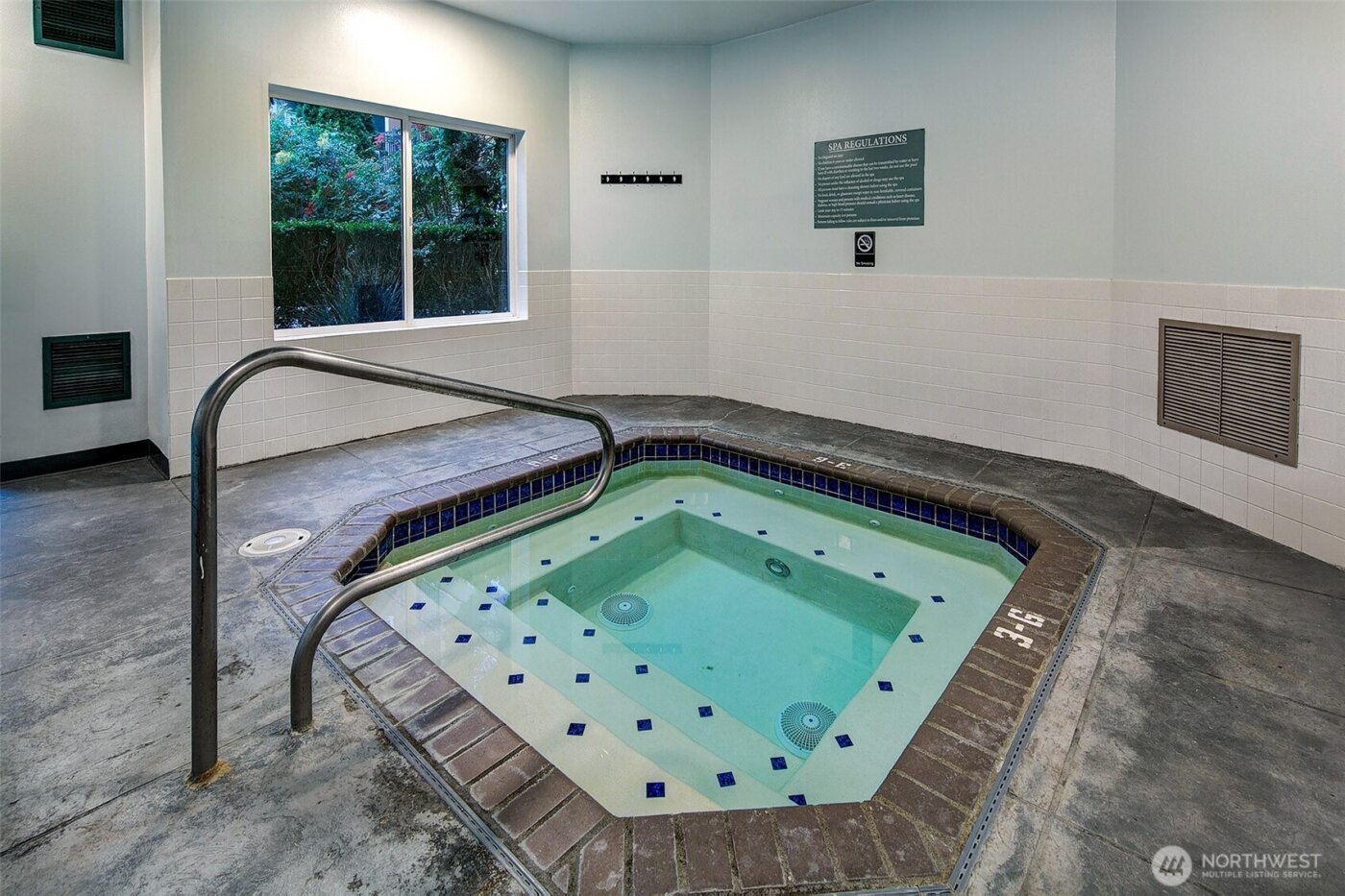 2414 1st Avenue #707, Seattle, WA 98121