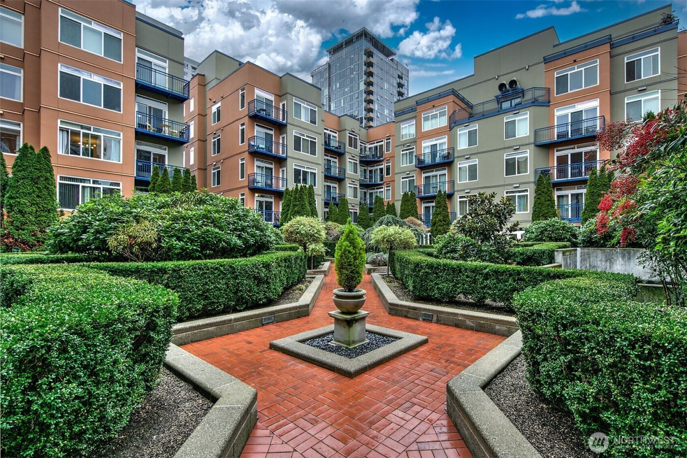 2414 1st Avenue #707, Seattle, WA 98121