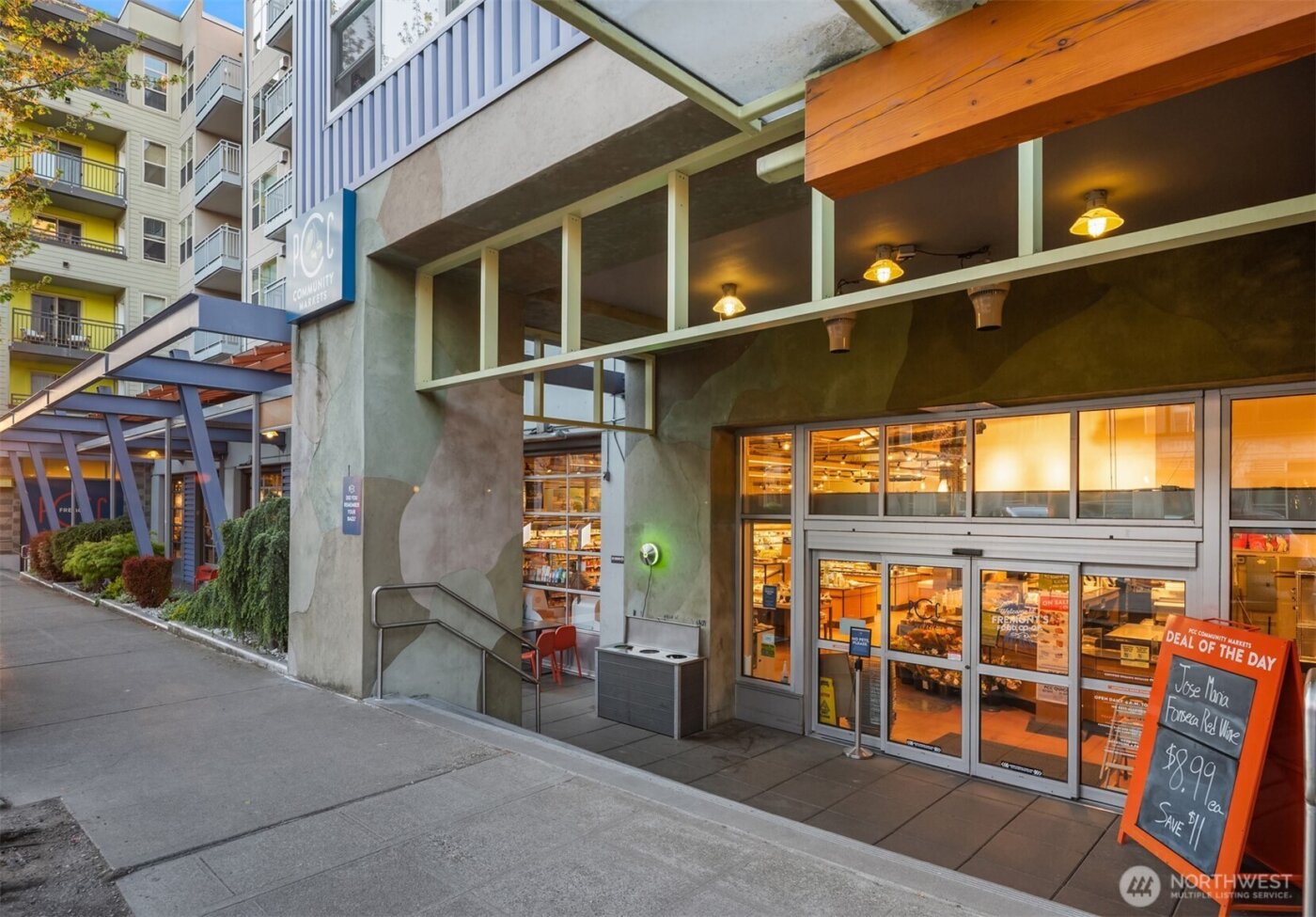 3616 Francis Avenue N, Seattle, WA 98103