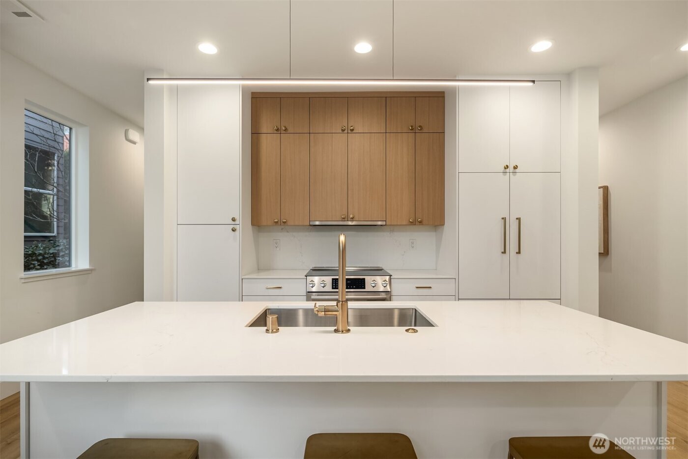 3616 Francis Avenue N, Seattle, WA 98103