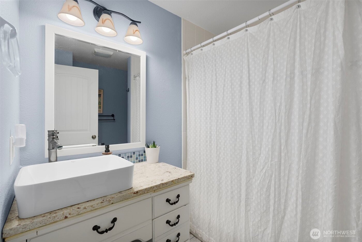 138 Sunrise Avenue SE, Ocean Shores, WA 98569