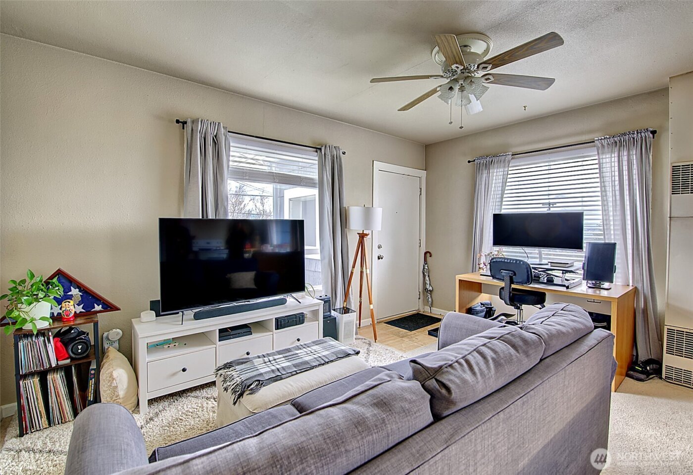 1018 Wall Street SE, Everett, WA 98201