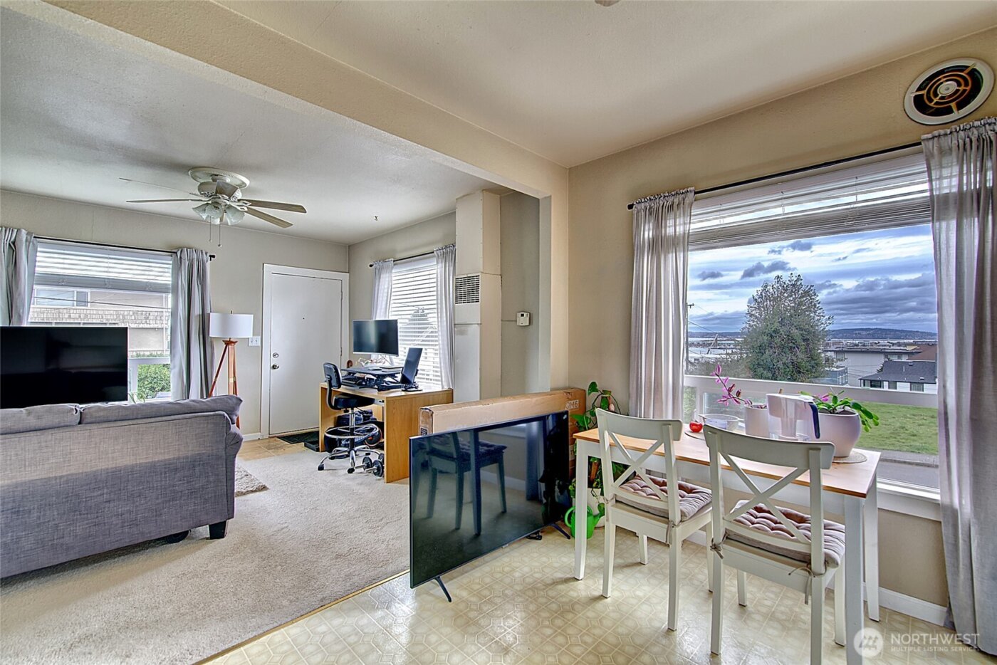 1018 Wall Street SE, Everett, WA 98201