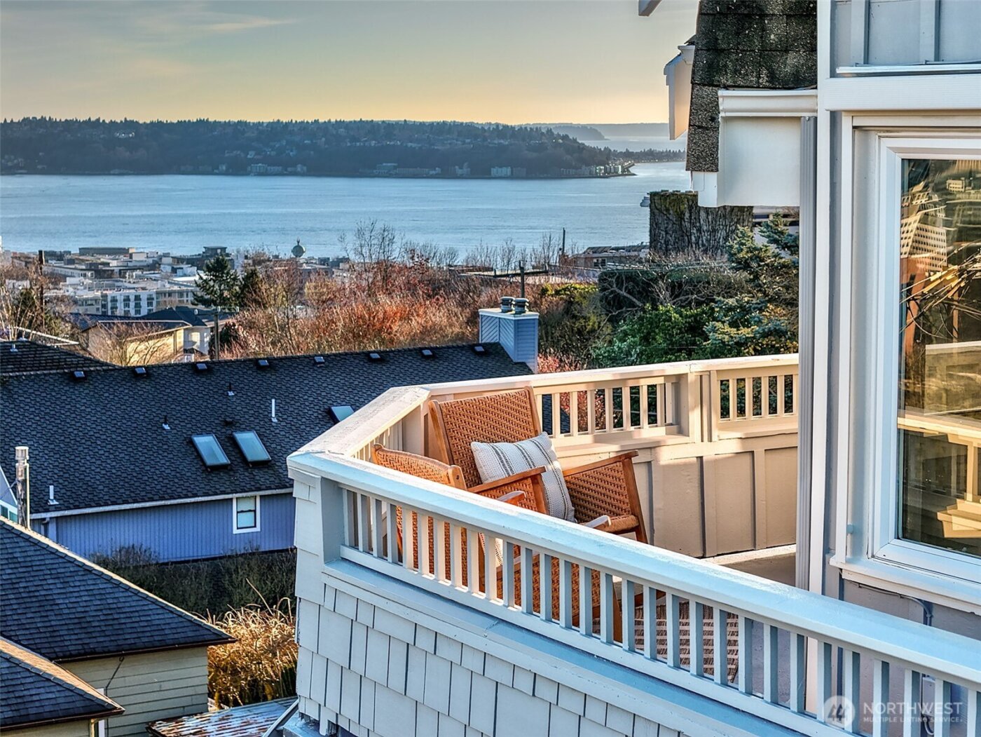 1238 3rd Avenue N, Seattle, WA 98109