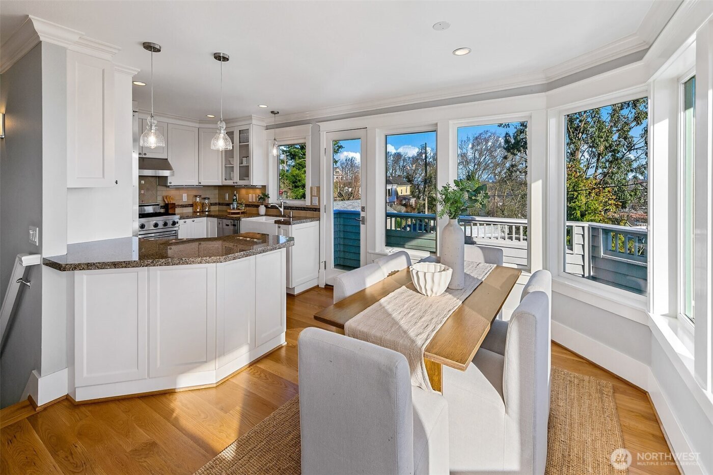 1238 3rd Avenue N, Seattle, WA 98109