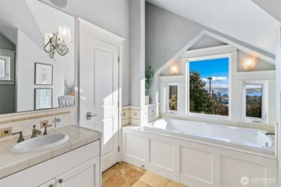 1238 3rd Avenue N, Seattle, WA 98109 - Photo 24