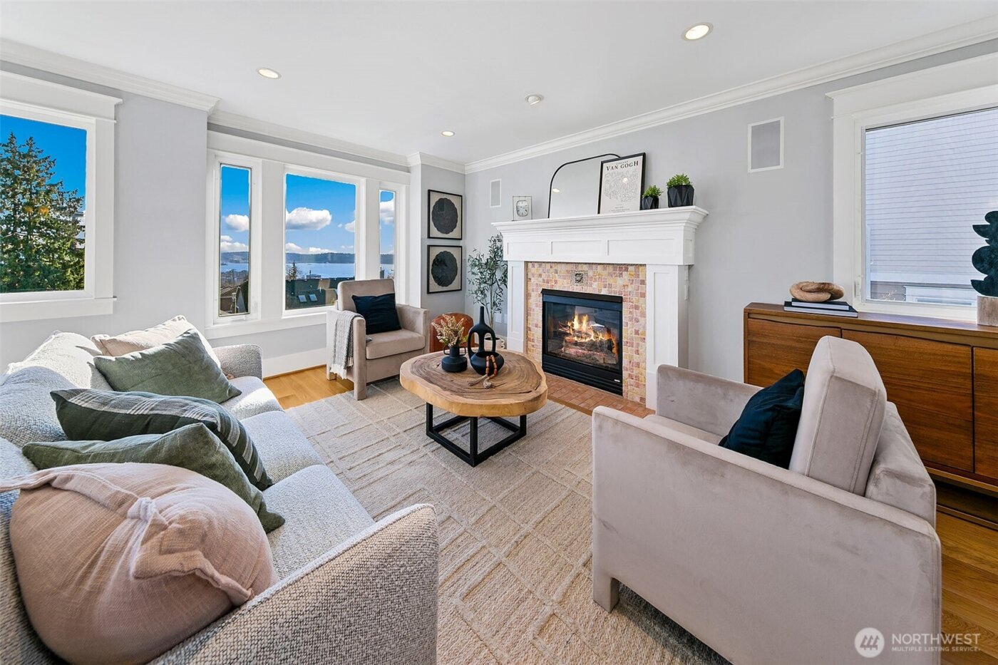 1238 3rd Avenue N, Seattle, WA 98109