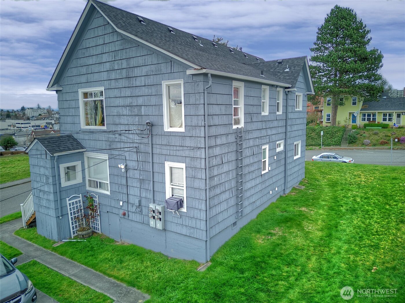 1018 Wall Street SE, Everett, WA 98201