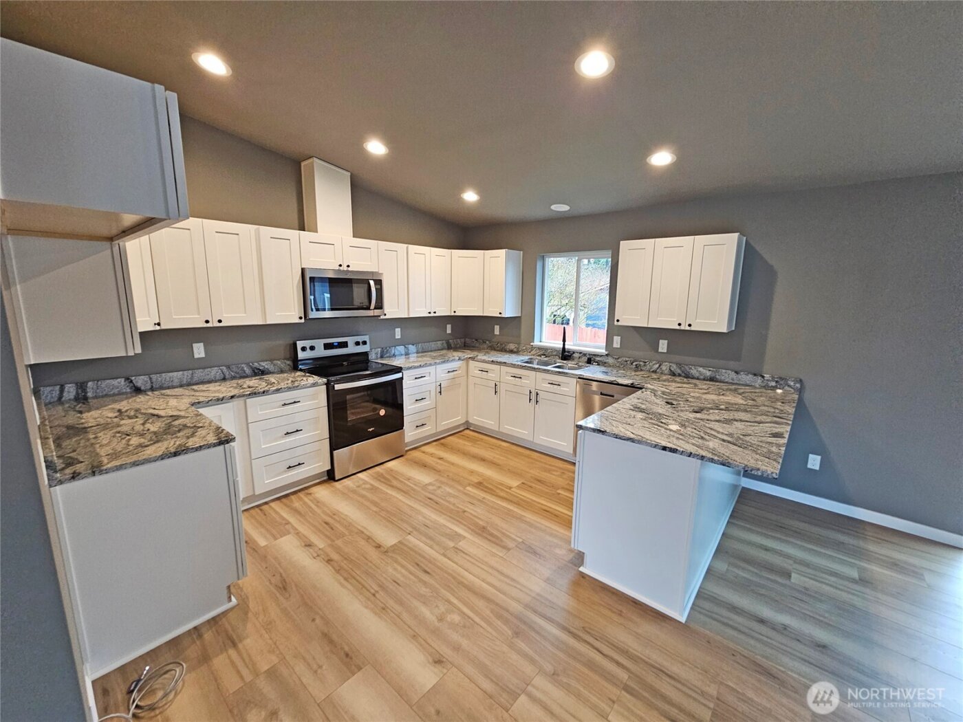 208 S 2nd Street , Oakville, WA 98568