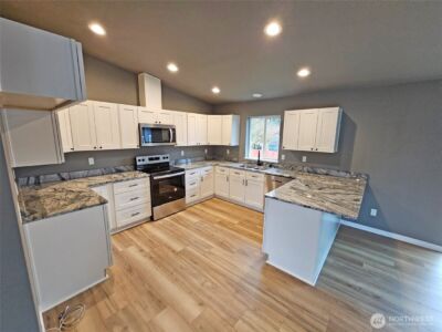 208 S 2nd Street , Oakville, WA 98568 - Photo 13