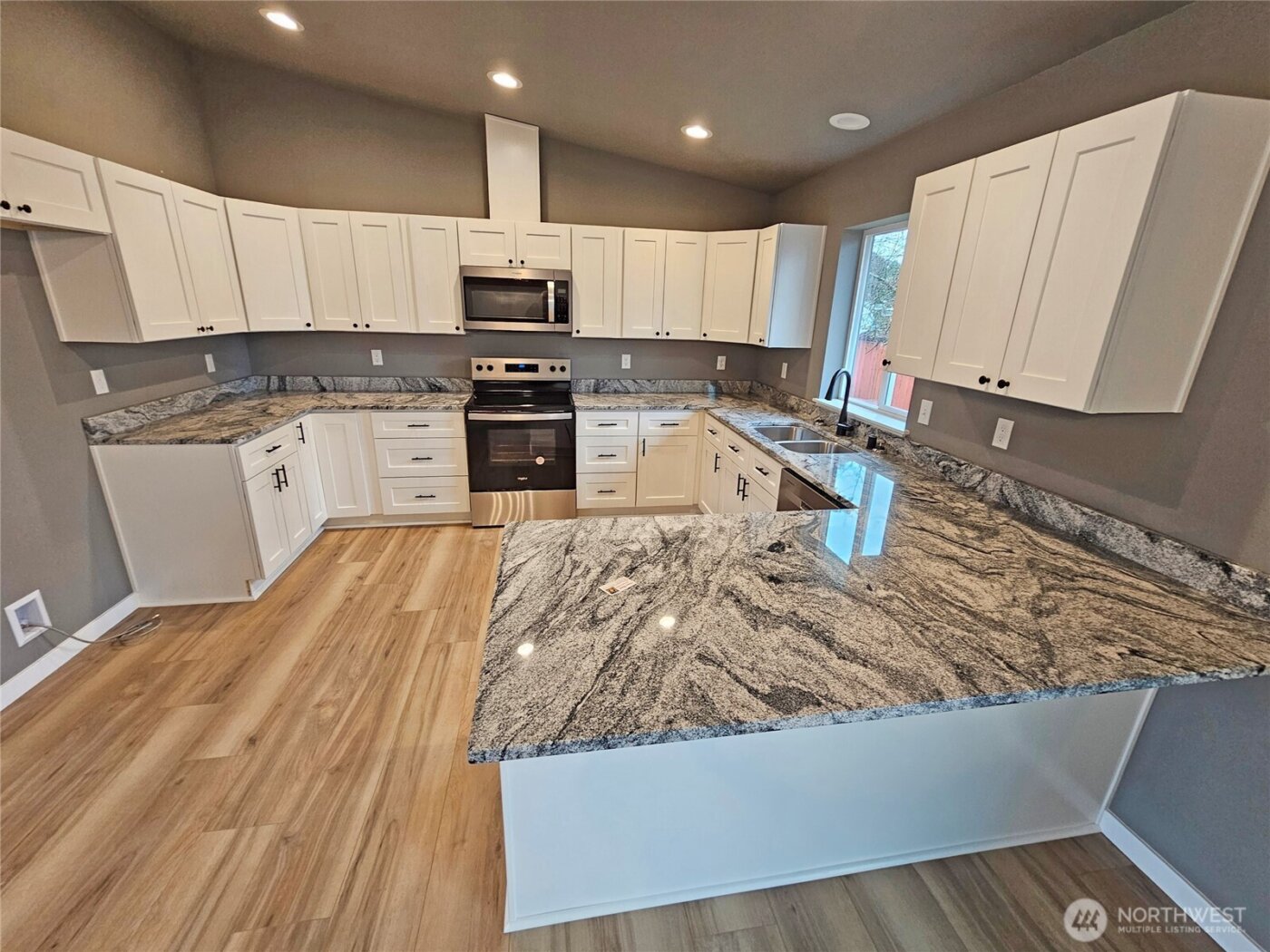 208 S 2nd Street , Oakville, WA 98568