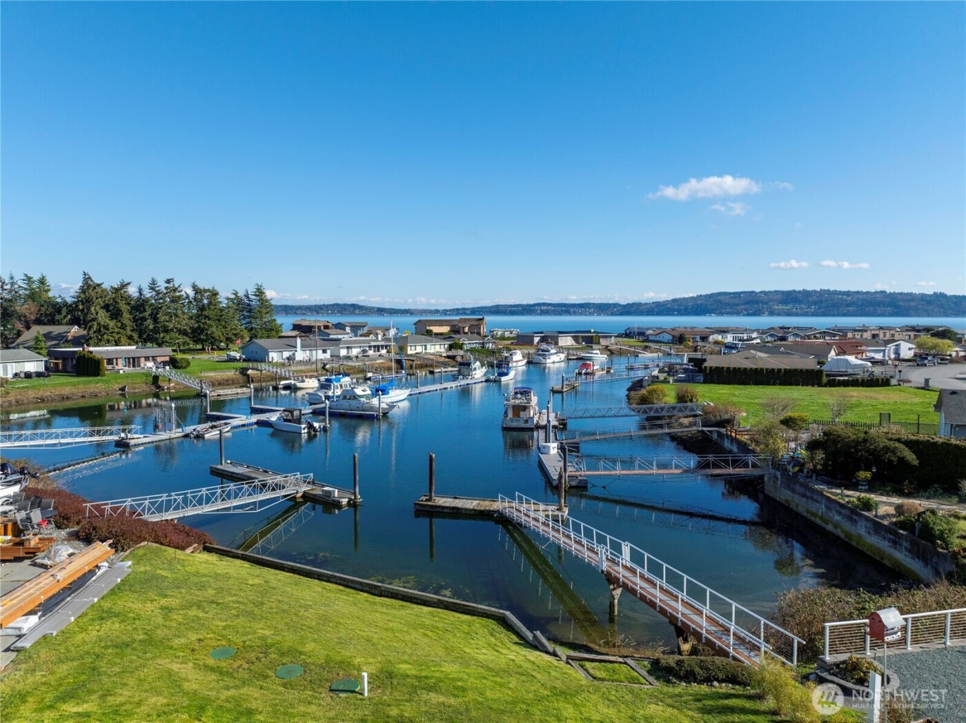 2271 Mariner Beach Drive , Oak Harbor, WA 98277