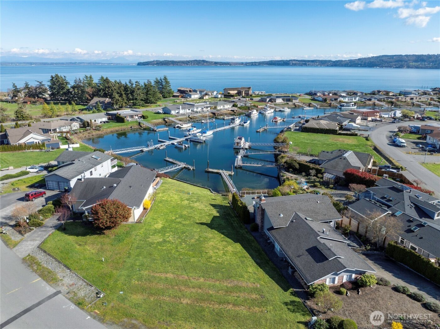 2271 Mariner Beach Drive , Oak Harbor, WA 98277